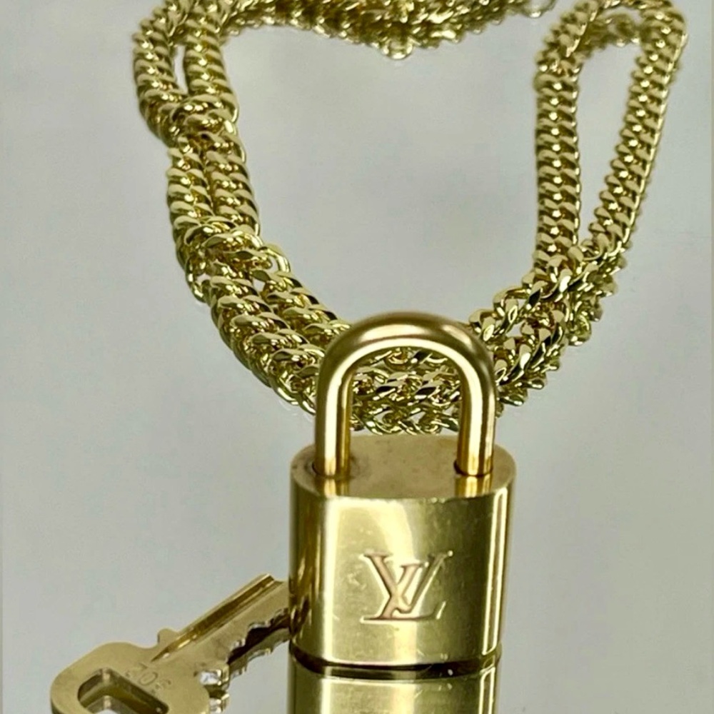 Stunning Louis Vuitton Lock and Key
#302 With Unbranded Chain